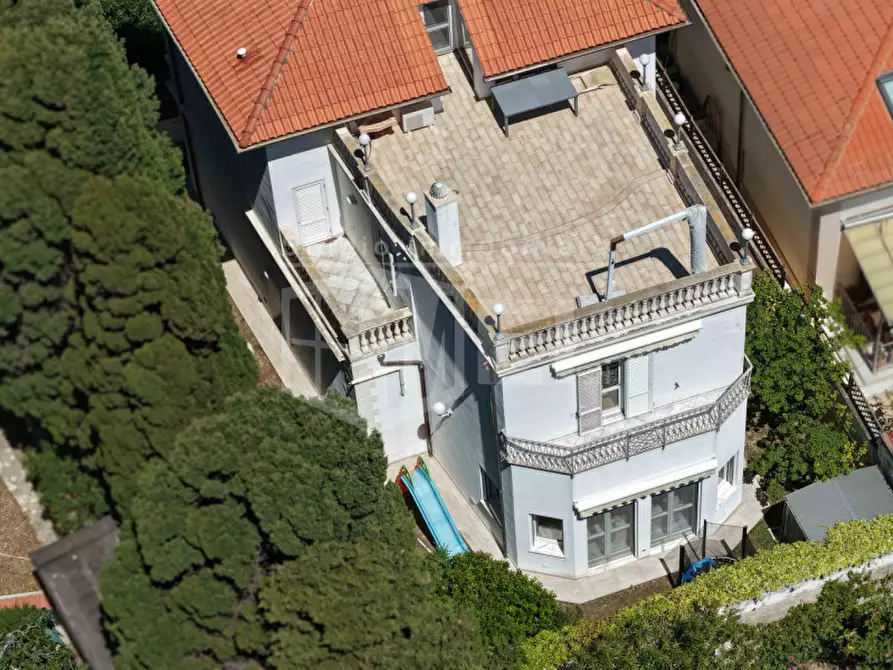 Immagine 55 di Villa in vendita  in via dell'elba a Livorno