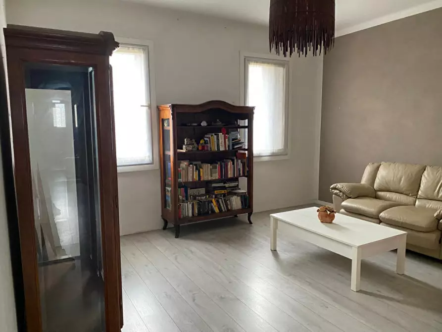 Immagine 1 di Appartamento in vendita  in VIA DEI MILLE a Vicenza