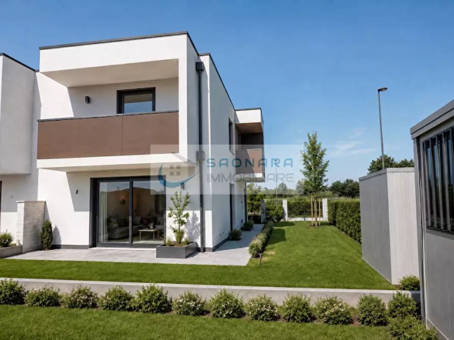 Immagine 2 di Casa trifamiliare in vendita  in Via Cristoforo Colombo a Legnaro