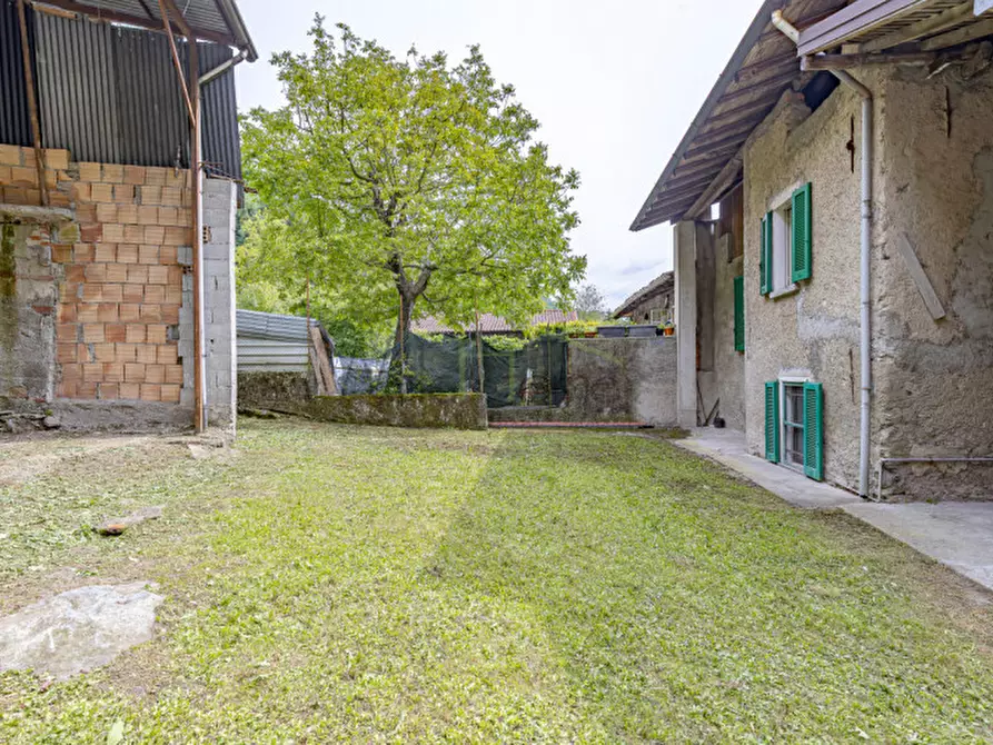 Immagine 4 di Casa indipendente in vendita  in Via ai mulini a Lasnigo
