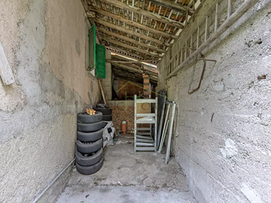 Immagine 30 di Casa indipendente in vendita  in Via ai mulini a Lasnigo