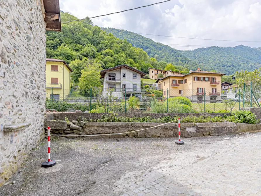 Immagine 38 di Casa indipendente in vendita  in Via ai mulini a Lasnigo
