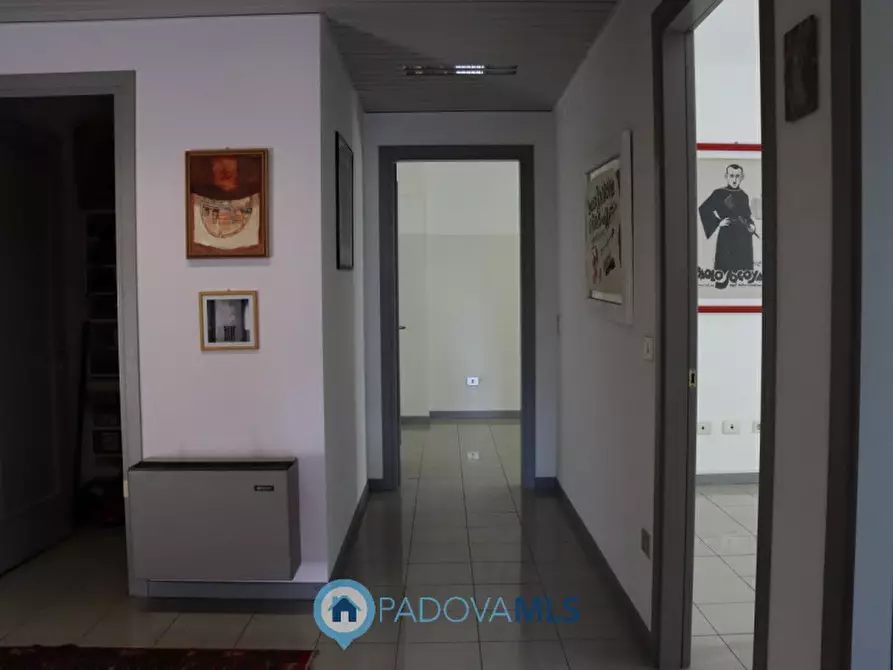 Immagine 2 di Ufficio in vendita  in Via Tiziano Aspetti a Padova