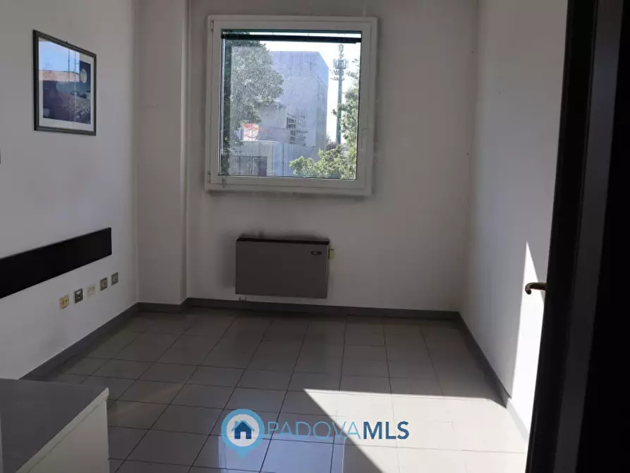 Immagine 11 di Ufficio in vendita  in Via Tiziano Aspetti a Padova