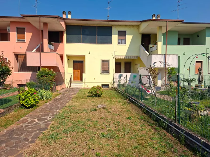 Immagine 1 di Appartamento in vendita  in Via roma 17 a Valeggio Sul Mincio