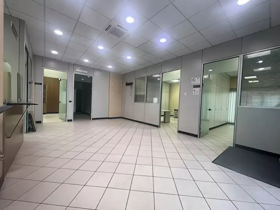 Immagine 4 di Negozio in affitto  in Corso Santi Felice e Fortunato a Vicenza