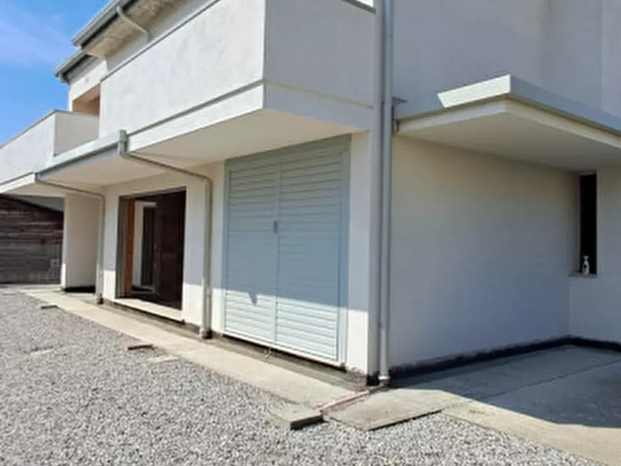 Immagine 1 di Casa bifamiliare in vendita  in Via Montecarlo a Piazzola Sul Brenta