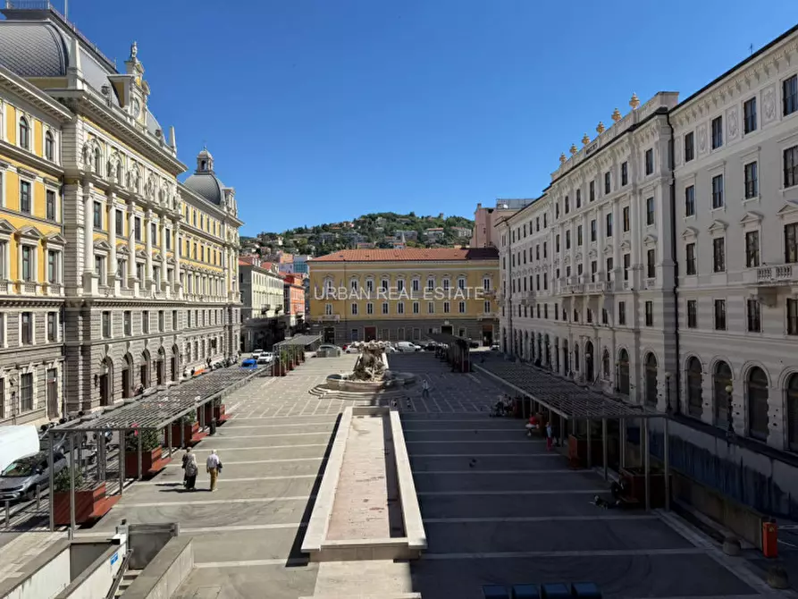 Immagine 1 di Appartamento in vendita  in Via Roma 17 a Trieste