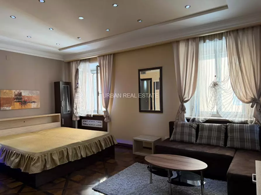 Immagine 6 di Appartamento in vendita  in Via Roma 17 a Trieste