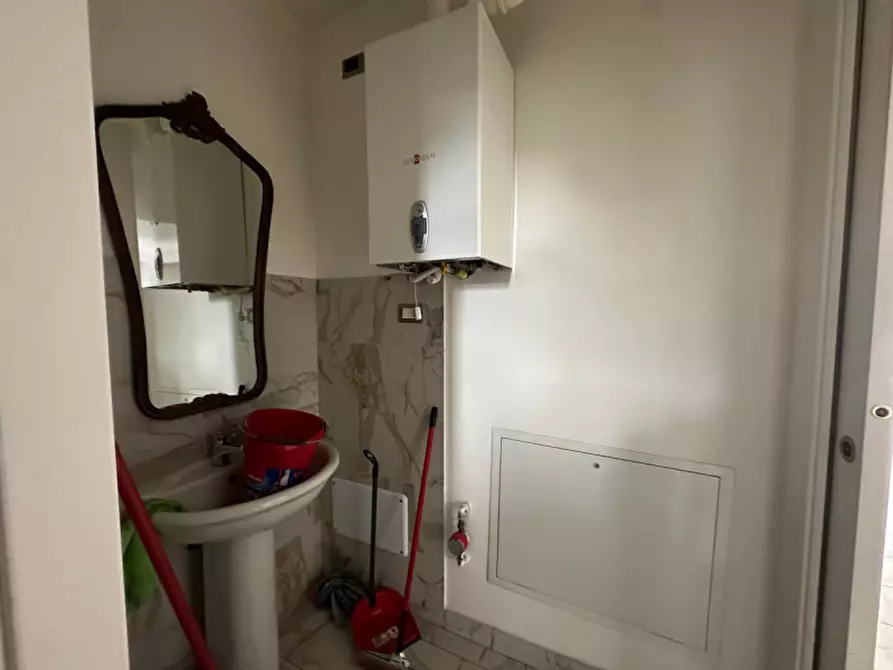 Immagine 6 di Negozio in affitto  in Via Roma a Nogarole Rocca