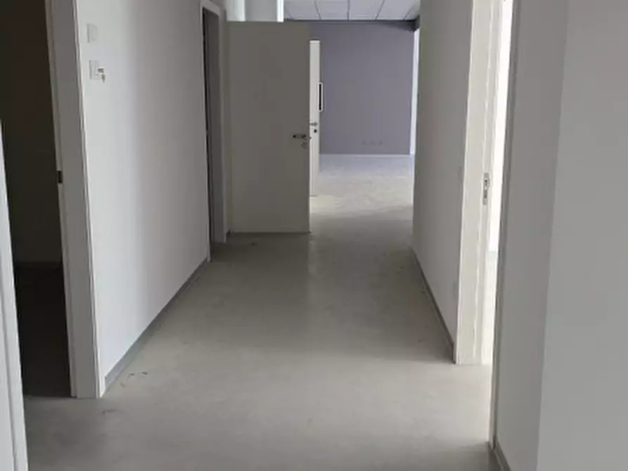 Immagine 2 di Ufficio in vendita  a Conegliano