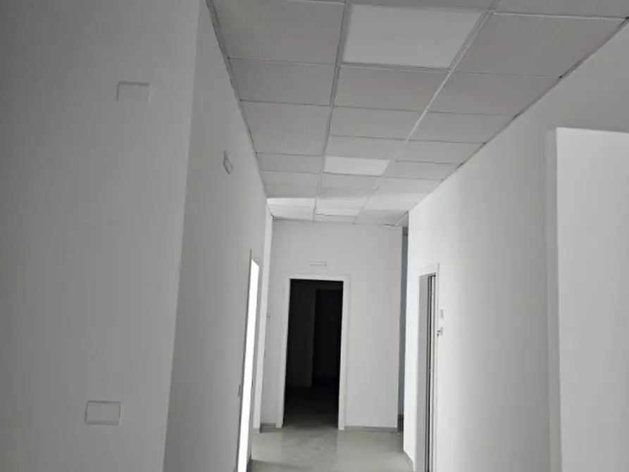 Immagine 3 di Ufficio in vendita  a Conegliano
