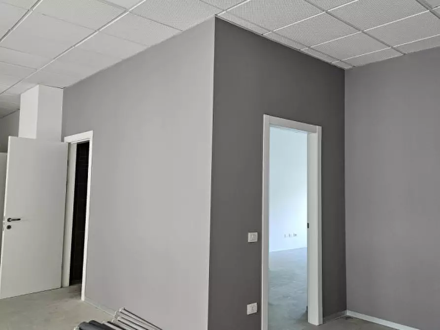 Immagine 4 di Ufficio in vendita  a Conegliano