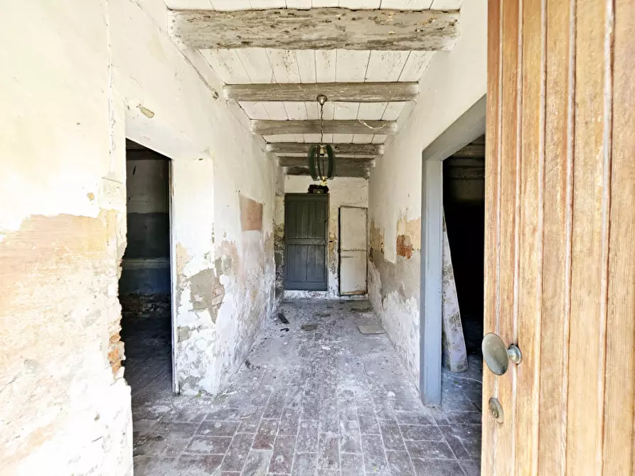 Immagine 3 di Rustico / casale in vendita  in via Santa Maria a Urbana