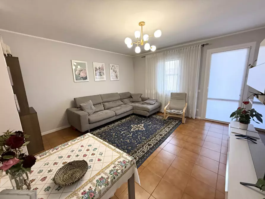 Immagine 3 di Appartamento in vendita  in Via Guglielmo Marconi a Maser
