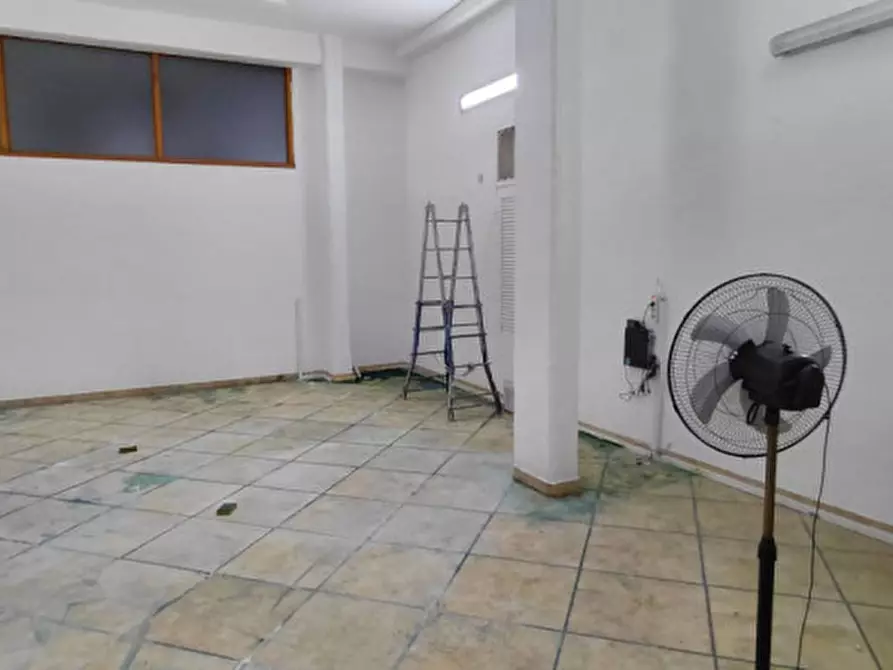 Immagine 16 di Attività commerciale in affitto  in Corso Arnaldo Lucci 54 a Napoli