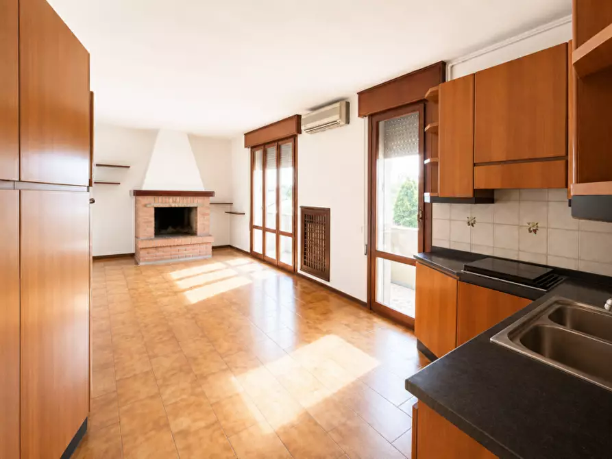 Immagine 1 di Appartamento in vendita  in Via Antonio Rosmini a Abano Terme