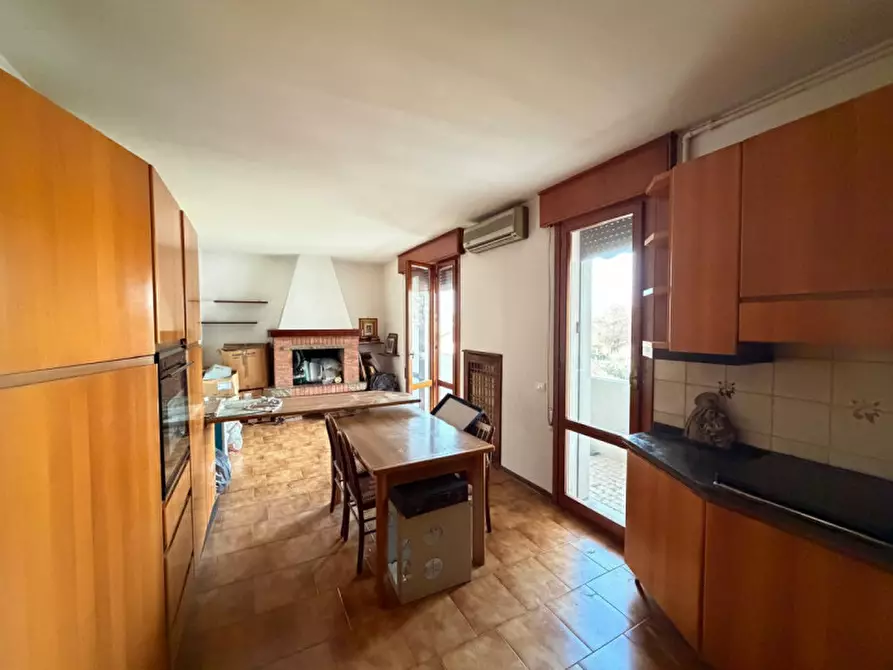 Immagine 1 di Appartamento in vendita  in Via Antonio Rosmini a Abano Terme