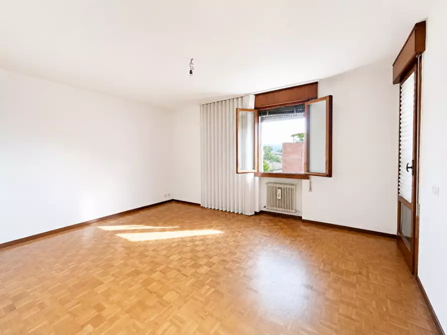 Immagine 2 di Appartamento in vendita  in Via Antonio Rosmini a Abano Terme