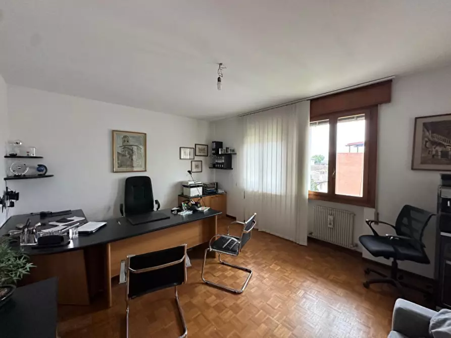 Immagine 2 di Appartamento in vendita  in Via Antonio Rosmini a Abano Terme