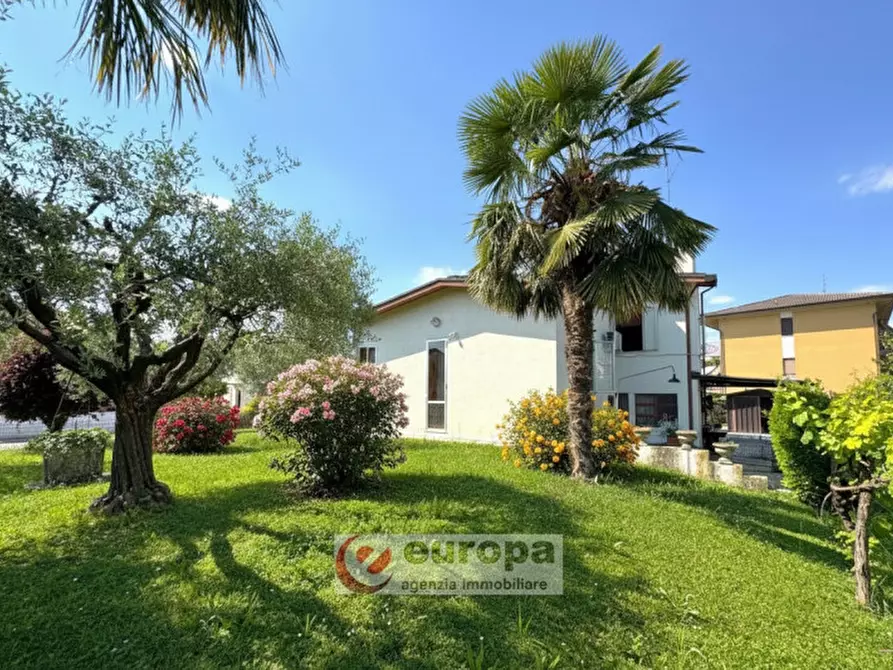 Immagine 1 di Casa indipendente in vendita  in VIA L. DA VINCI, 16 a Monticello Conte Otto