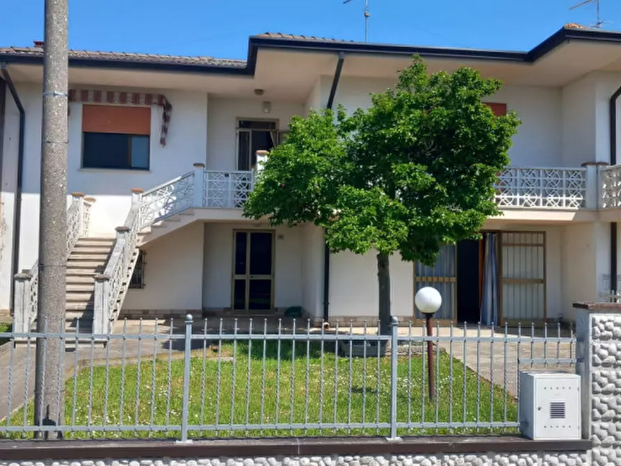 Immagine 1 di Casa bifamiliare in vendita  a Pontecchio Polesine