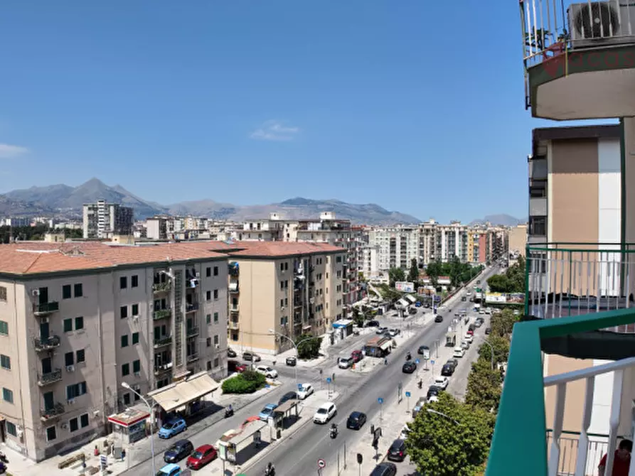 Immagine 32 di Appartamento in vendita  in Via Francesco La Colla 5 a Palermo