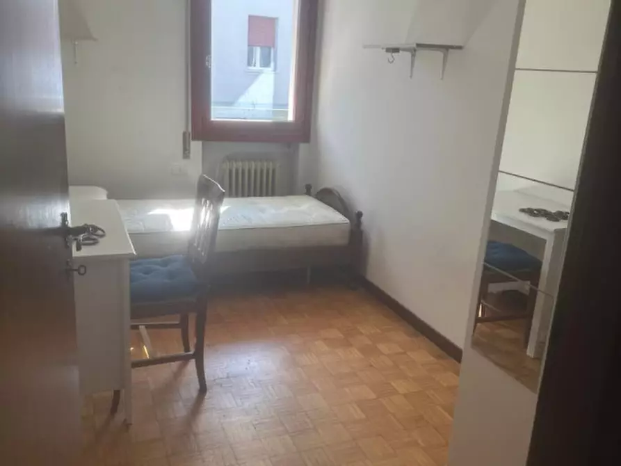 Immagine 9 di Appartamento in affitto  in via buzzaccarini a Padova