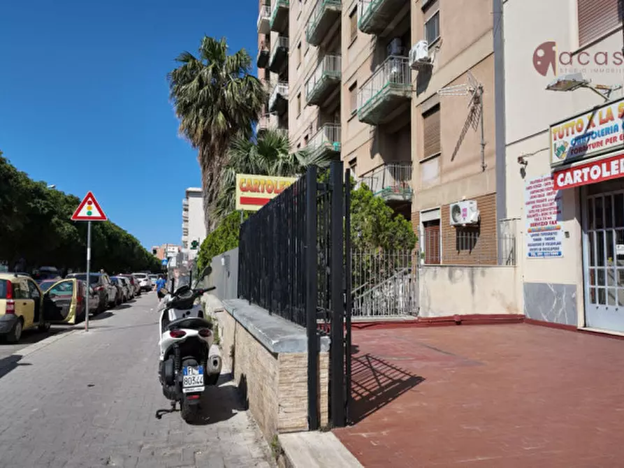 Immagine 2 di Attività commerciale in vendita  in Via Ernesto Basile 154 a Palermo