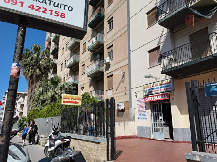 Immagine 4 di Attività commerciale in vendita  in Via Ernesto Basile 154 a Palermo