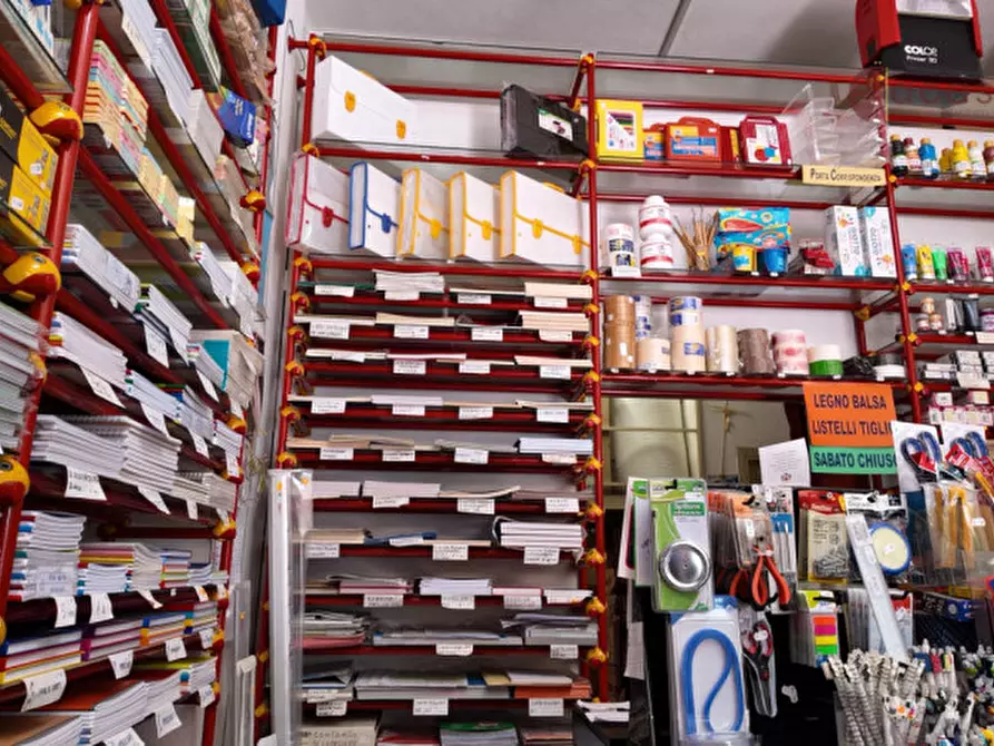 Immagine 9 di Attività commerciale in vendita  in Via Ernesto Basile 154 a Palermo