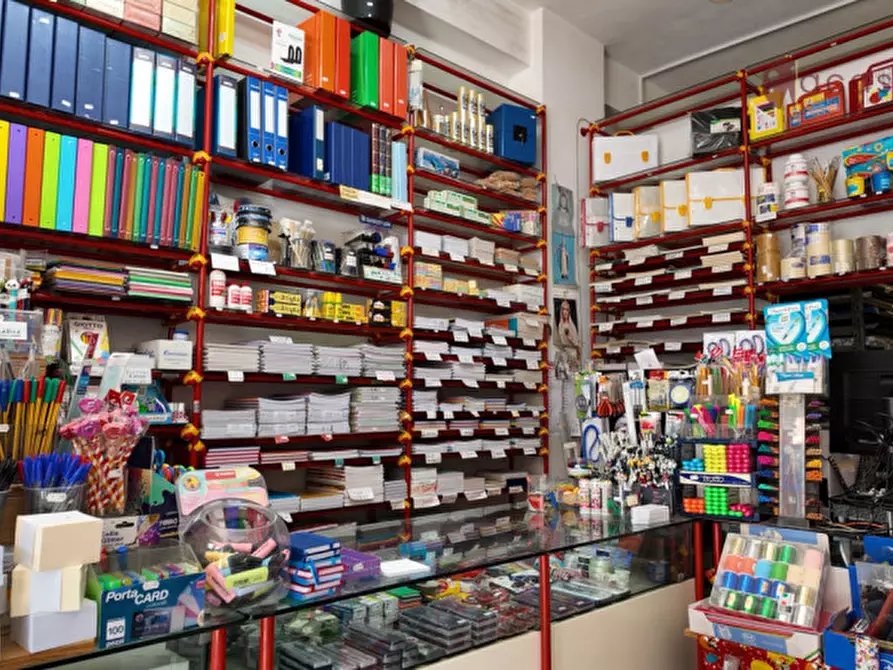 Immagine 11 di Attività commerciale in vendita  in Via Ernesto Basile 154 a Palermo