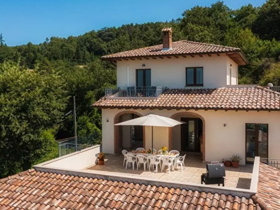 Immagine 2 di Villa in vendita  a Lisciano Niccone