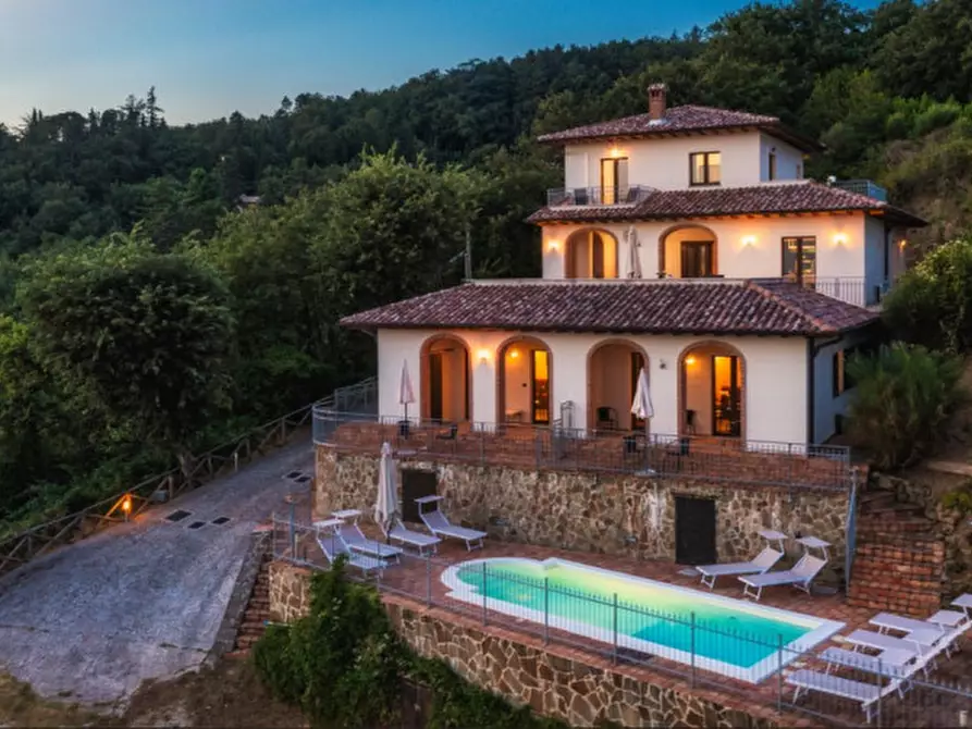 Immagine 12 di Villa in vendita  a Lisciano Niccone