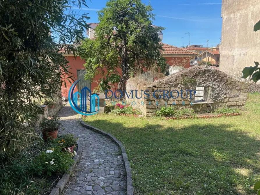 Immagine 11 di Rustico / casale in vendita  in Via Francesco Azzurri a Roma
