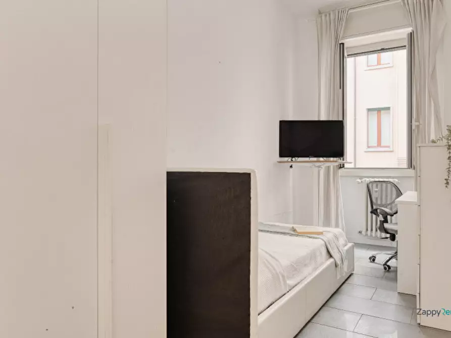 Immagine 14 di Camera in affitto  in Via Felice Casati, 39 a Milano
