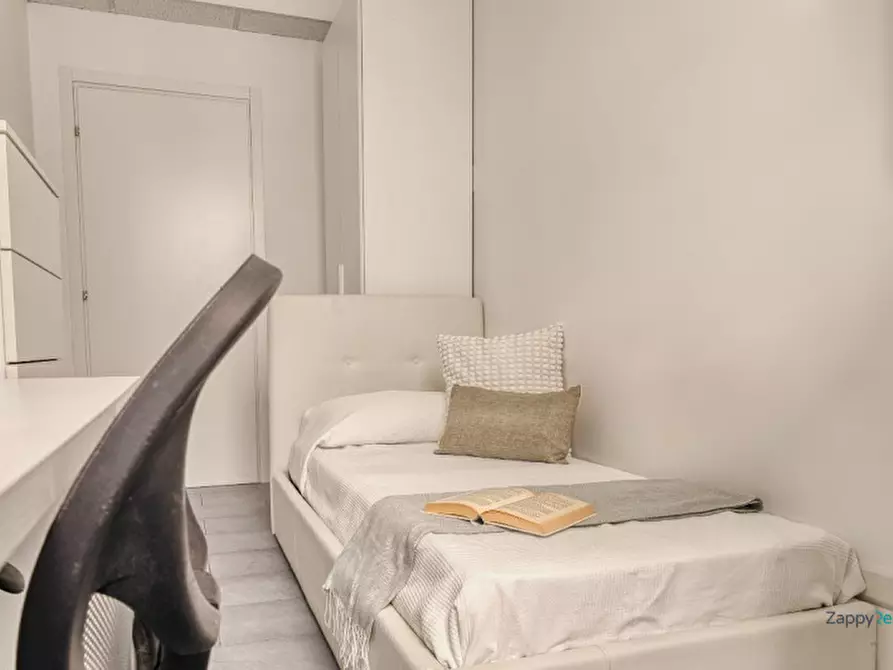 Immagine 18 di Camera in affitto  in Via Felice Casati, 39 a Milano