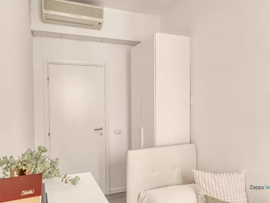 Immagine 22 di Camera in affitto  in Via Felice Casati, 39 a Milano