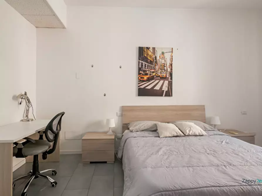 Immagine 2 di Camera in affitto  in Via Felice Casati, 39 a Milano