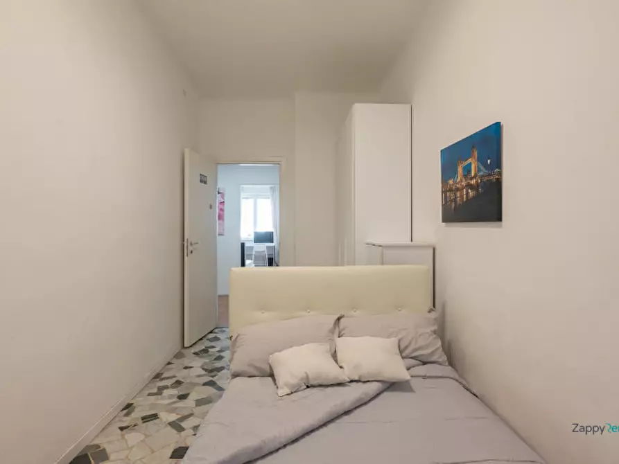 Immagine 2 di Camera in affitto  in Via Felice Casati, 39 a Milano