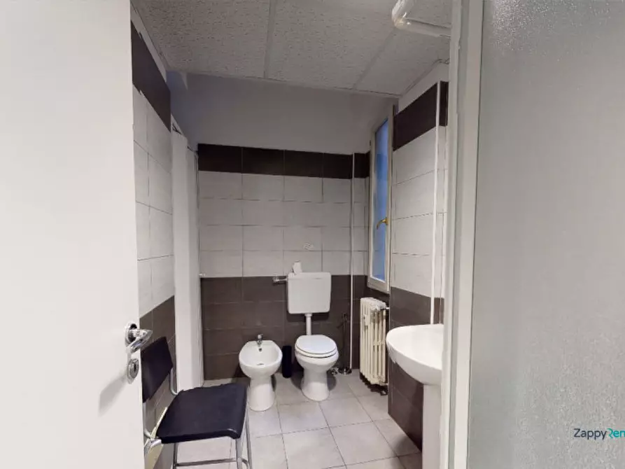 Immagine 8 di Camera in affitto  in Via Felice Casati, 39 a Milano