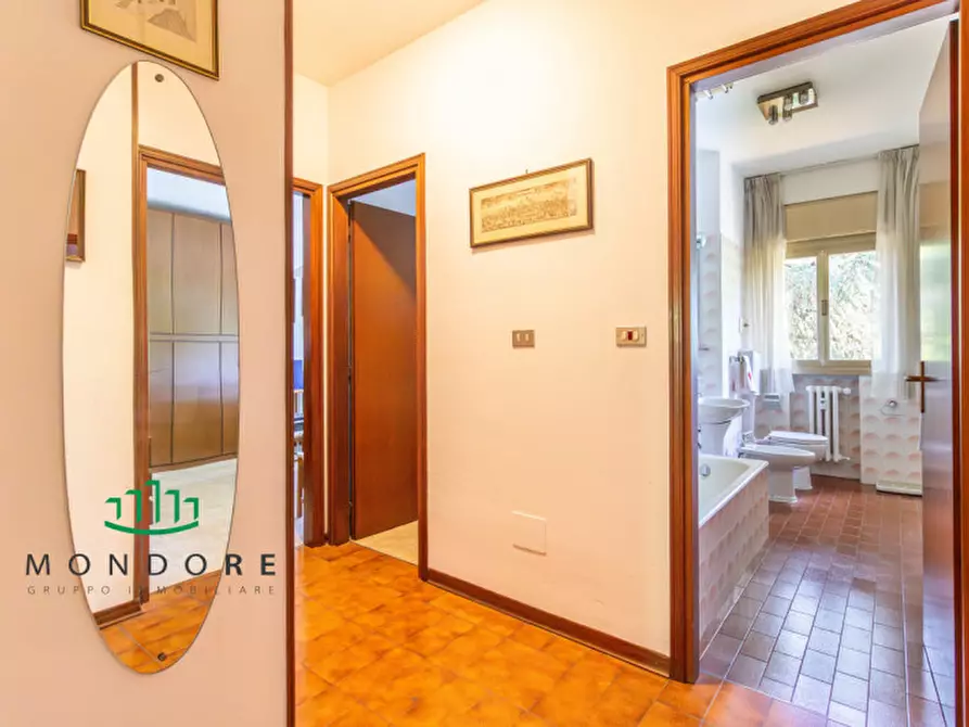 Immagine 10 di Appartamento in vendita  in Via Luigi Bombicci a Bologna
