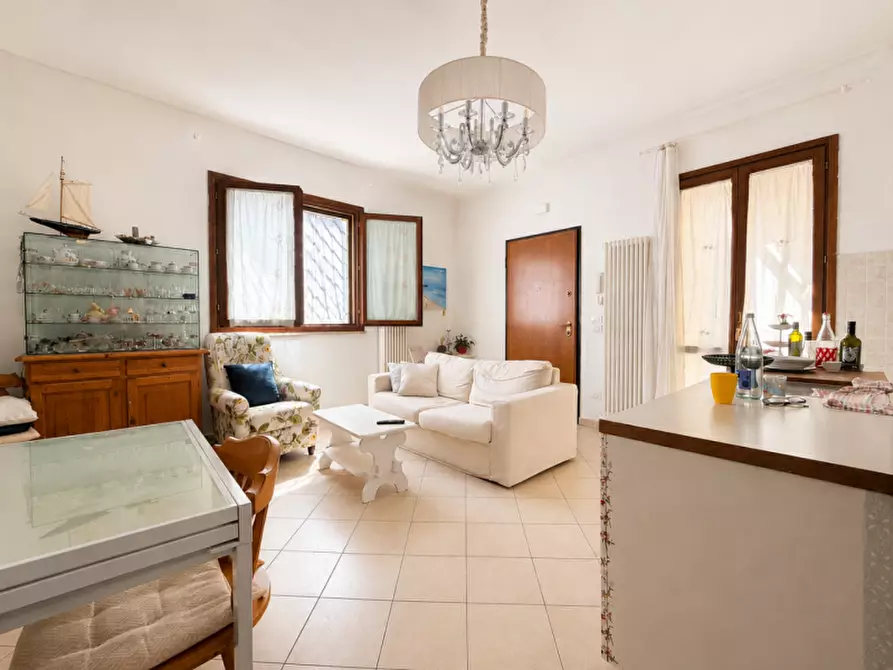 Immagine 2 di Casa indipendente in vendita  a Senigallia