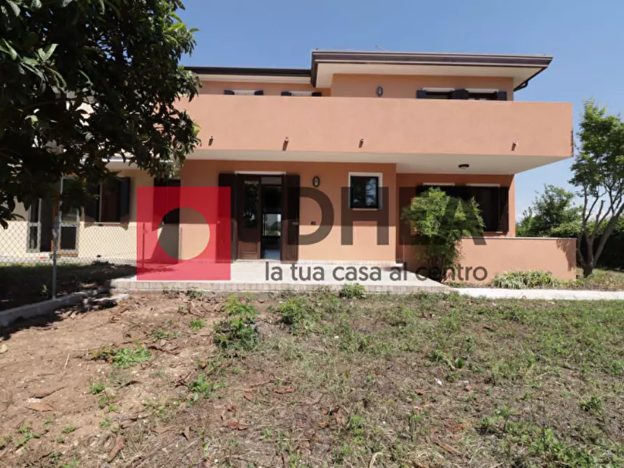 Immagine 2 di Casa bifamiliare in vendita  in Via Don Giuseppe Geron a Ponzano Veneto