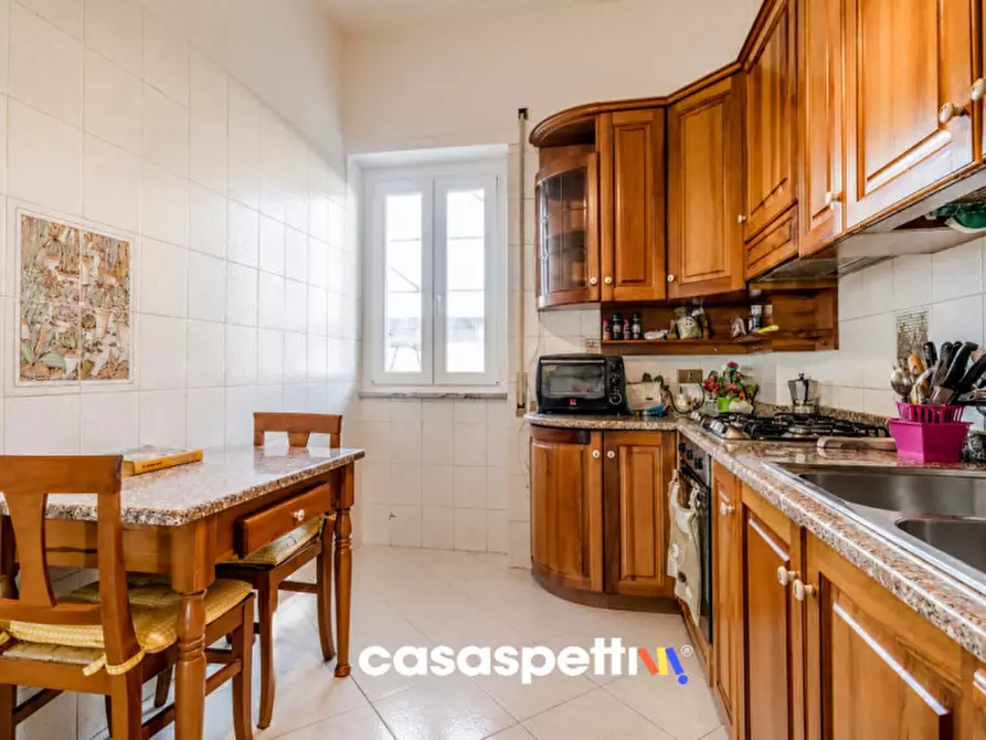 Immagine 3 di Appartamento in vendita  in Via della Rustica 246 a Roma
