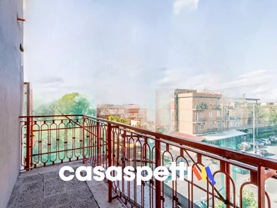 Immagine 15 di Appartamento in vendita  in Via della Rustica 246 a Roma
