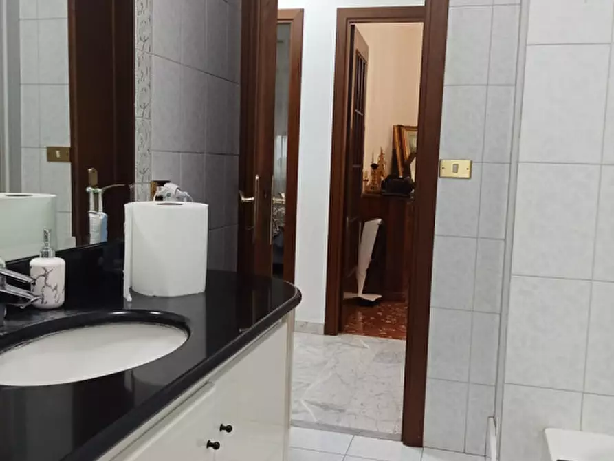 Immagine 19 di Appartamento in vendita  in Via della Rustica 246 a Roma