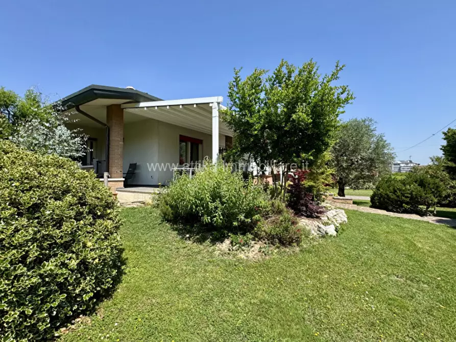 Immagine 3 di Casa indipendente in vendita  in Via Paradisi a Fiesso D'artico