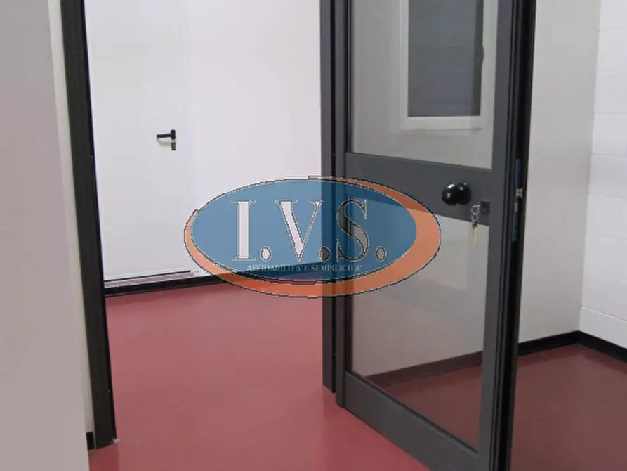 Immagine 8 di Negozio in affitto  in Via Negrin 2 a Camisano Vicentino