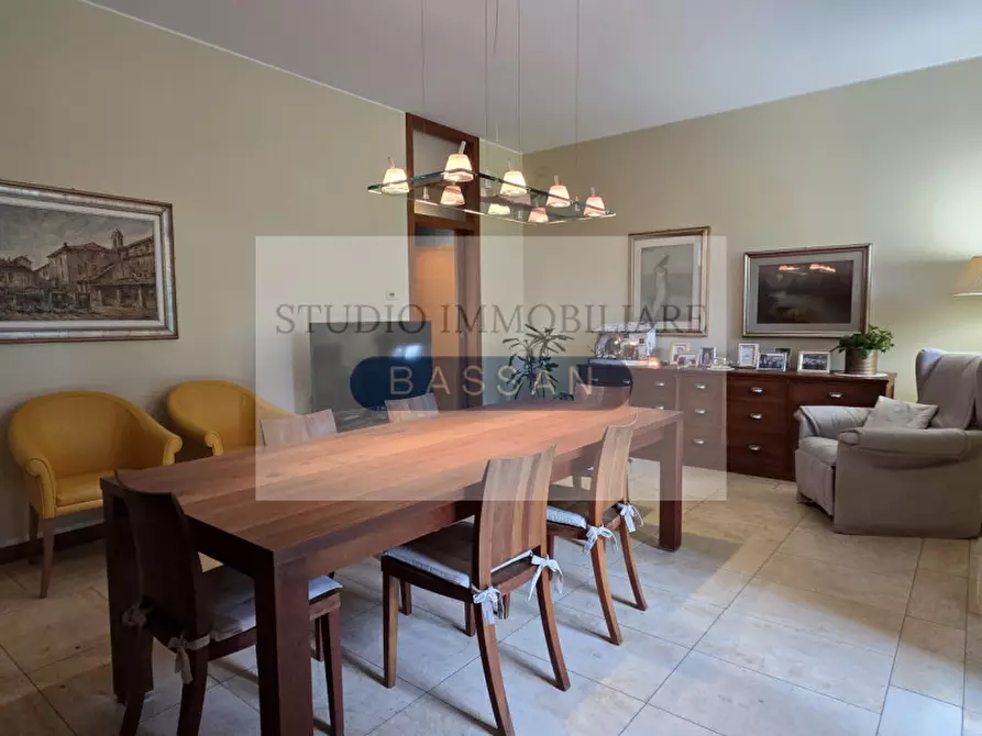 Immagine 5 di Bed & Breakfast in vendita  in via  Tevere 4 a Lonate Pozzolo